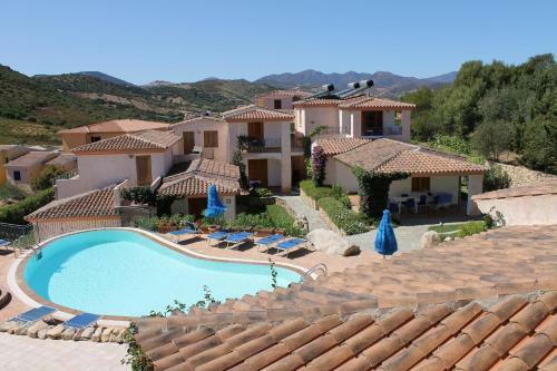 Tanaunella Apartment Sleeps 4 With Pool Air Con And Wifi