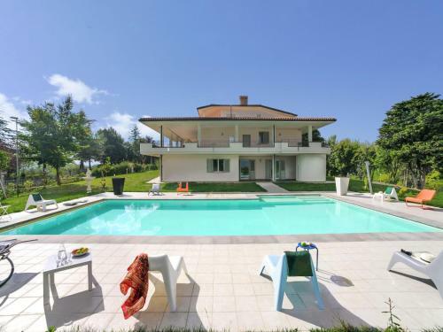 Plush Villa Apartment In Tavullia With Jacuzzi