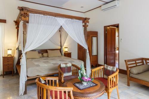 Hostal Villa Lotos