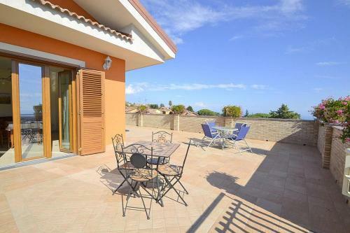 Trecastagni Villa Sleeps 4 Air Con Wifi