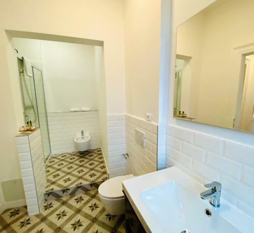 Hostal Crops City Stay