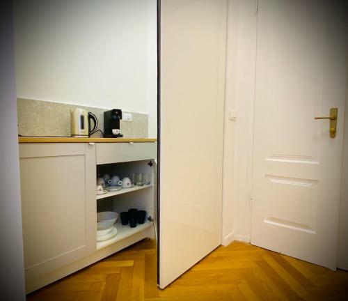 Hostal Crops City Stay
