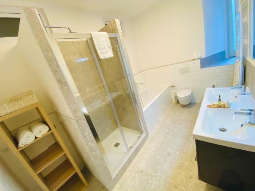 Hostal Crops City Stay