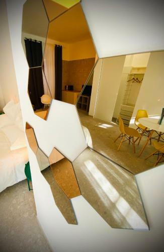 Hostal Crops City Stay