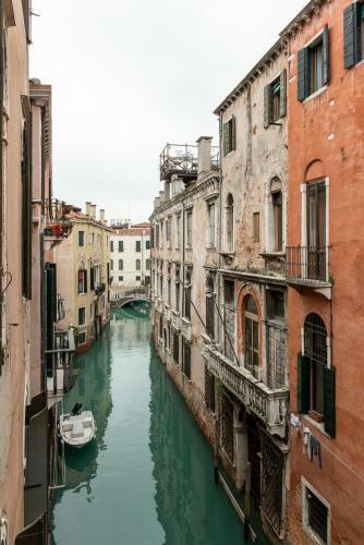 Hostal Luxury Venetian Rooms