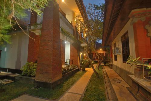 Hostal Tirta Ening Agung Hotel