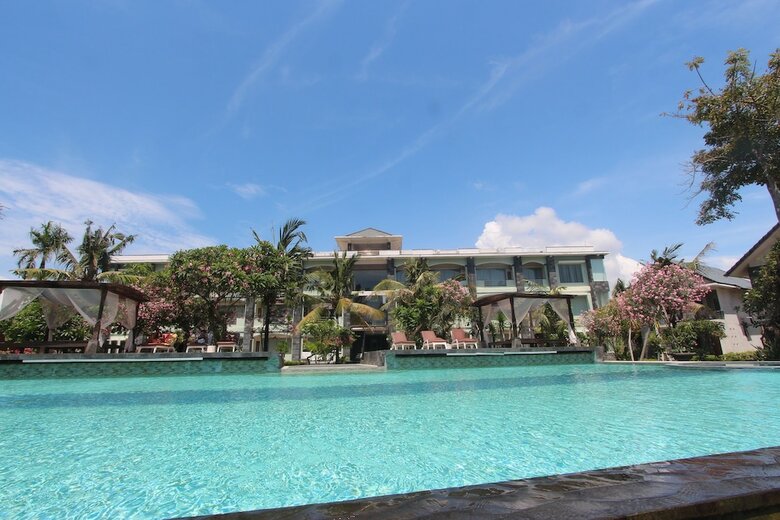 Hotel Alit Beach Resort And Villas