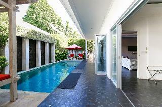 Hotel Aleesha Villas & Deluxe Suites