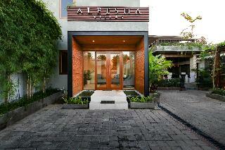 Hotel Aleesha Villas & Deluxe Suites
