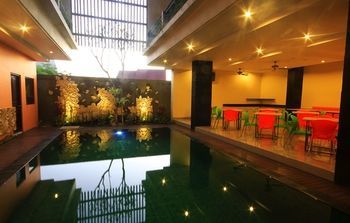 Hotel The Agung Residence