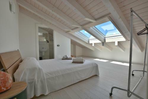 Paradise Apartment With Jacuzzi Lake View