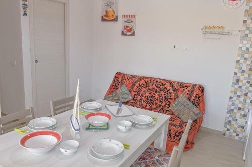 Isola Rossa Villa Sleeps 4 With Air Con