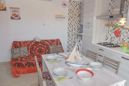 Isola Rossa Villa Sleeps 4 With Air Con