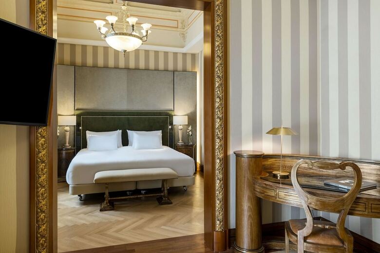 Hotel NH Collection Carlo IV