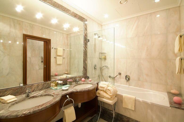Hotel NH Collection Carlo IV