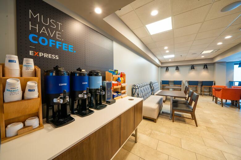 Holiday Inn Express Hotel & Suites Oldsmar