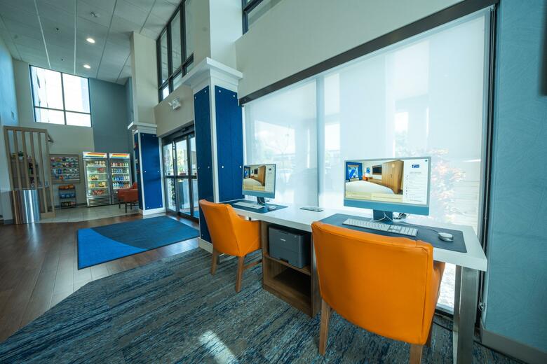 Holiday Inn Express Hotel & Suites Oldsmar