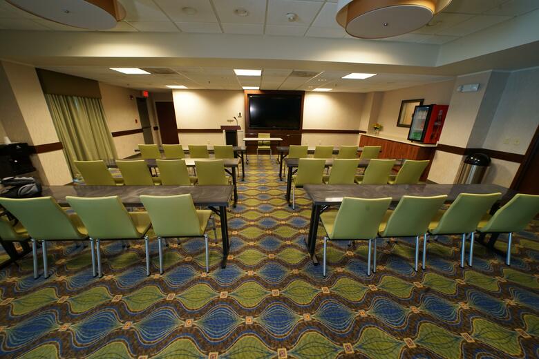 Holiday Inn Express Hotel & Suites Oldsmar