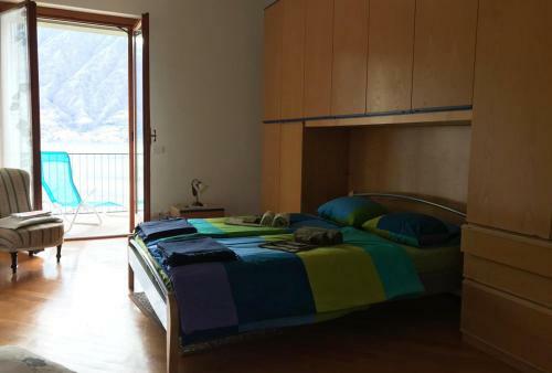 Big Apartment With Lake View And Three Bedrooms
