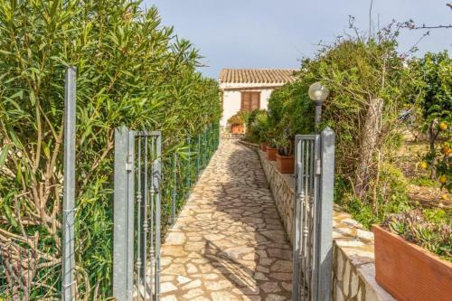 Apartamento Casa Carrubbo, Fantastic Rustic Villa With Private Garden