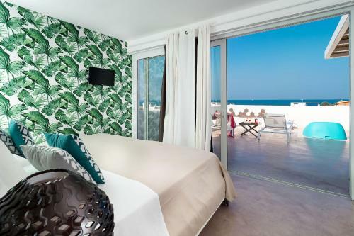Reitani Villa Sleeps 6 Pool Air Con Wifi T782824