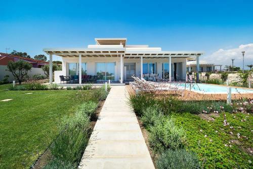 Reitani Villa Sleeps 6 Pool Air Con Wifi T782824