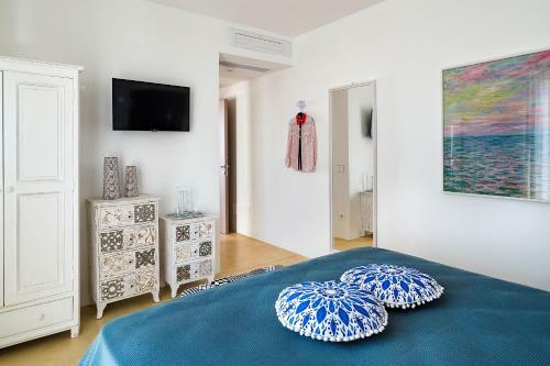 Reitani Villa Sleeps 6 Pool Air Con Wifi