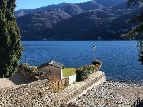 Carate 16 Apartment With Balcony & Lake View