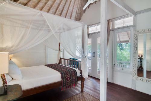 Coral Flora Villa Beach Front
