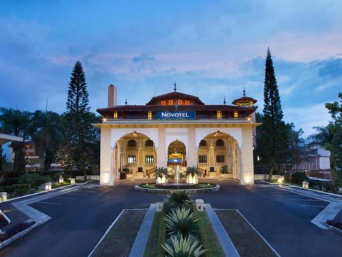 The Hills Bukittinggi Hotel & Convention