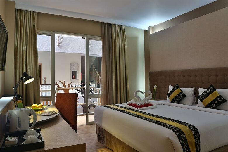 Rivavi Fashion Hotel