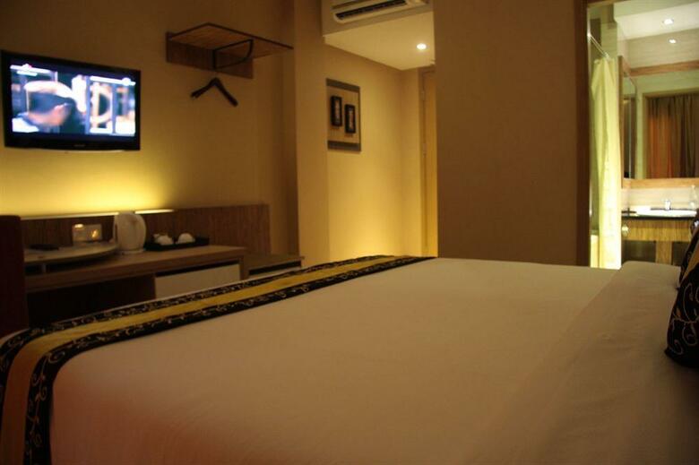 Rivavi Fashion Hotel