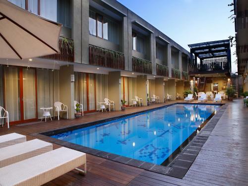 Hotel Devata Suites And Residence