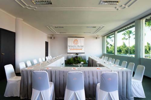 Hotel White Rose Kuta Resort, Villas & Spa