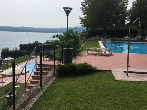 Splendid Apartment In Padenghe Sul Garda Bs With Garden