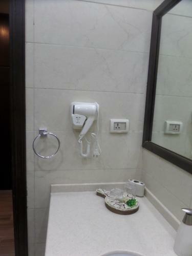 Mount Nebo Hotel & Restaurant Madaba City Center