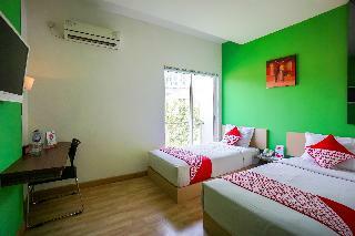De Nearby Hotel