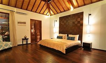 Villa Arama Riverside