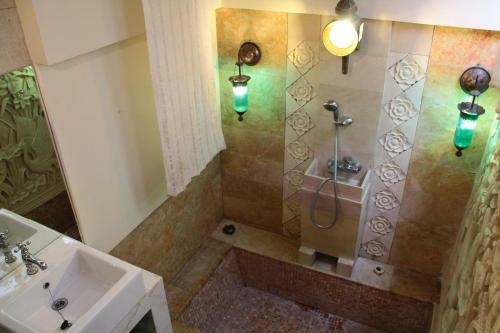 Hostal Dhanesvara Holistic Unique Homestay