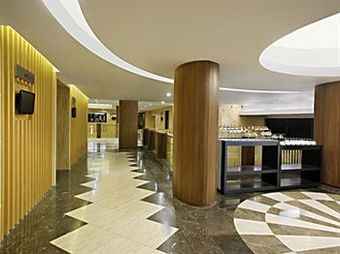 Hotel Santika Pandegiling - Surabaya