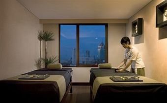 Hotel Santika Pandegiling - Surabaya
