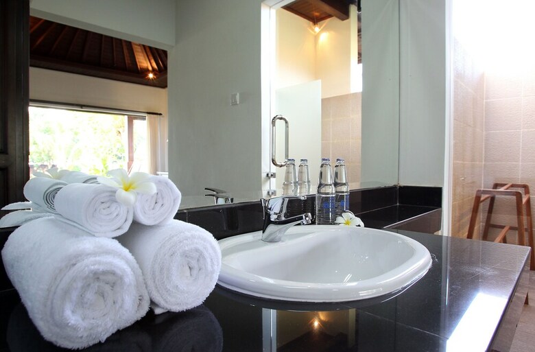 Hotel Adi Assri Beach Resorts And Spa