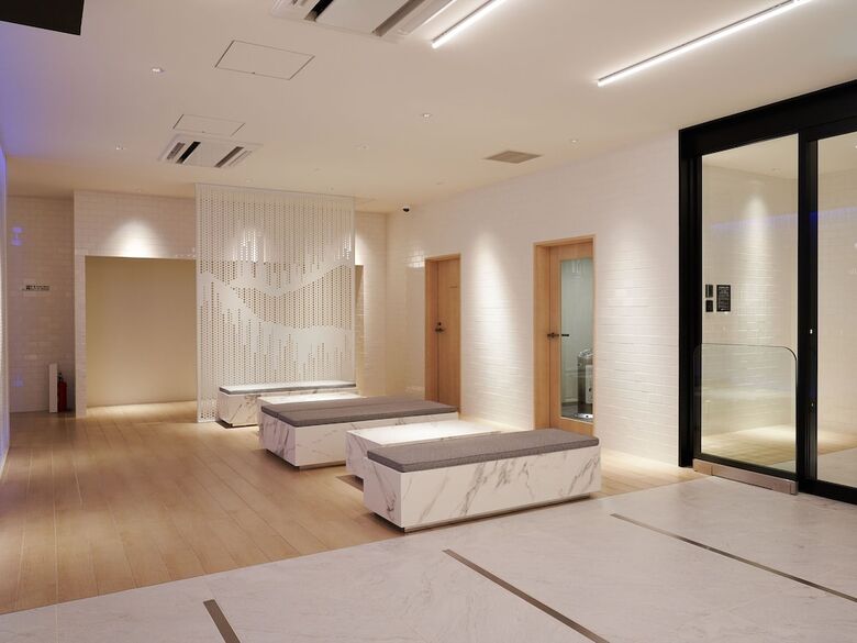 Henn Na Hotel Komatsu Ekimae