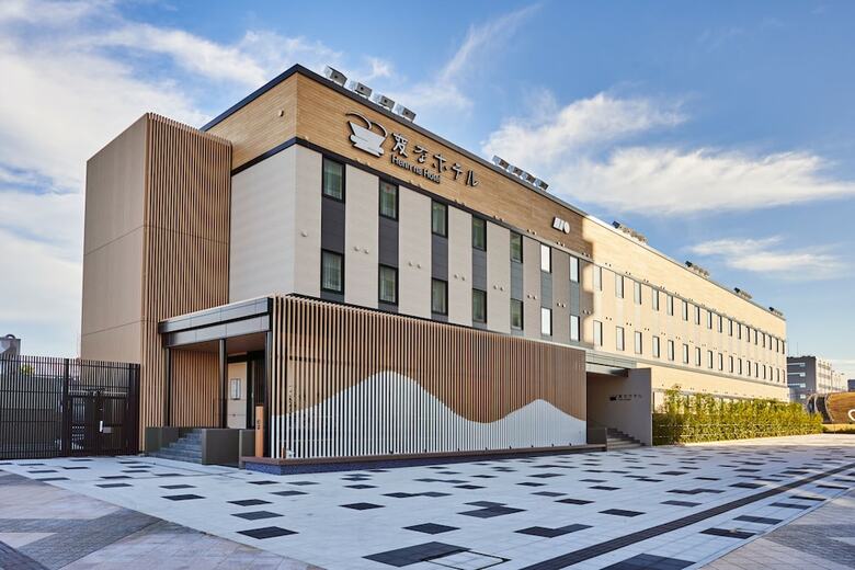 Henn Na Hotel Komatsu Ekimae