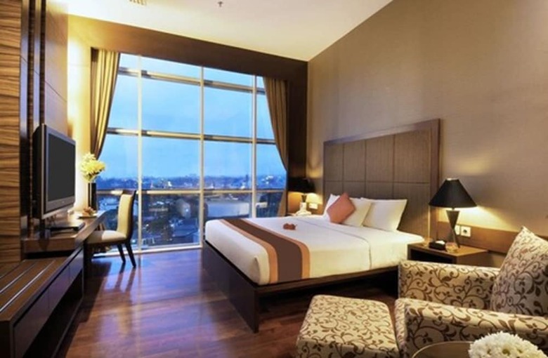 The Luxton Hotel