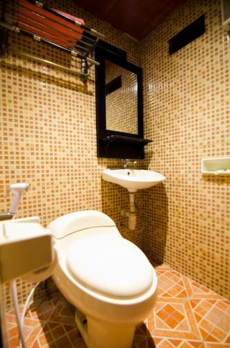 Hostal Guest House Salon & Spa Fora Taman Lingkar