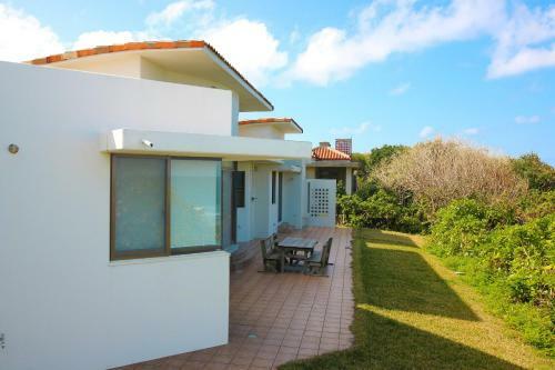 Villa Nalu Mele Resort