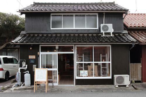 Hostal Minato Guest House