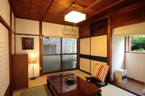 Hostal Minato Guest House