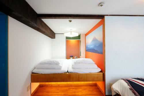Apartamentos Frontier 24 Stylish Suite 402